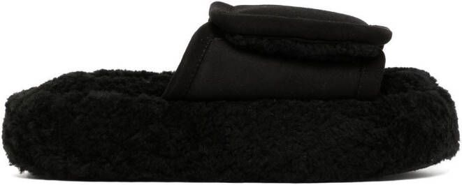 Natasha Zinko chunky shearling slides Black