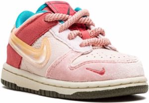 Nike Kids x Social Status Dunk Low sneakers Pink