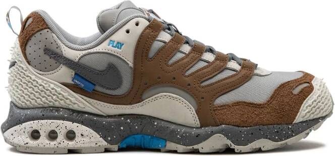 Nike x UNDEFEATED Air Terra Humara "Archaeo Brown" sneakers White