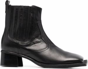 Ninamounah Howler leather ankle boots Black