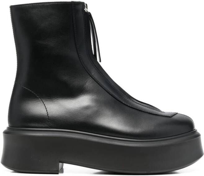 The Row Schuhe chunky leather boots Black