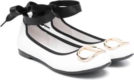 TWINSET Kids logo-plaque leather ballerina shoes White