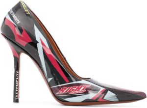 VETEMENTS colour-block logo pointed pumps Red