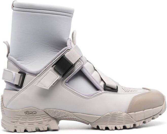 YUME Cloud Walker panelled boots Grey