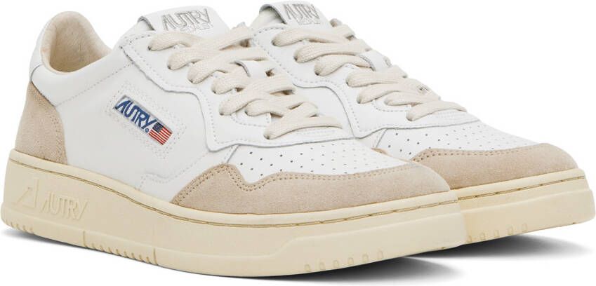 AUTRY White & Beige Medalist Low Sneakers