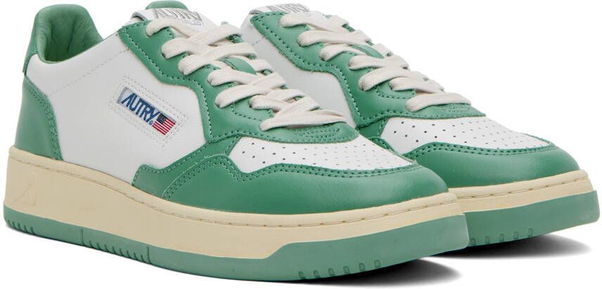 AUTRY White & Green Medalist Low Sneakers