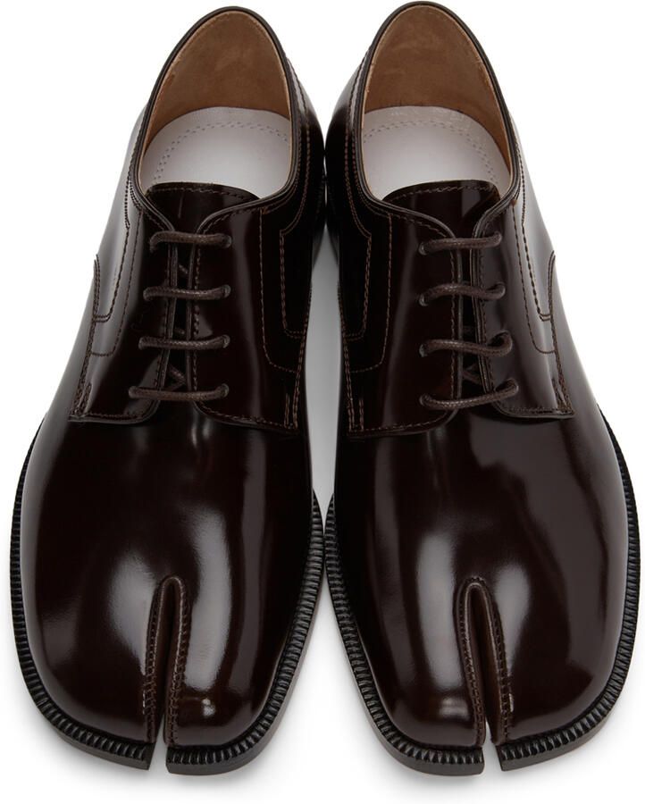 Maison Margiela Brown Patent Tabi Lace-Up Derbys - Picture 1