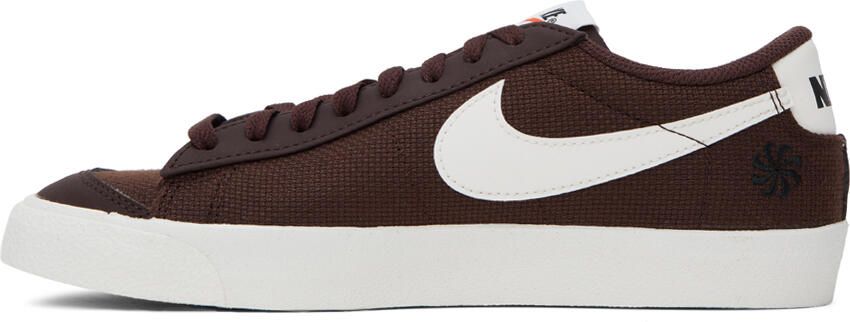 Nike Brown Blazer Low '77 Premium Sneakers - Picture 3